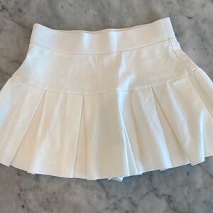 Women’s White Skirt